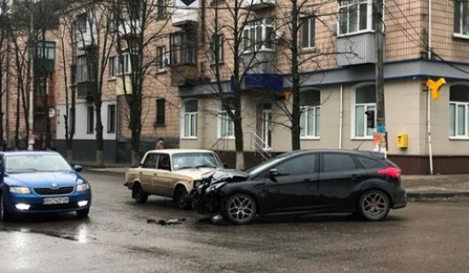 В центре Славянcка произошло ДТП