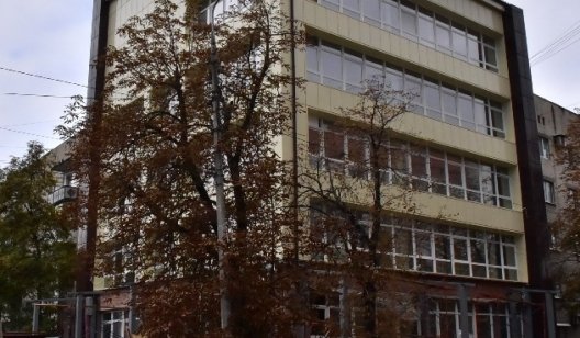 Прозрачный офис в Славянске: как там внутри