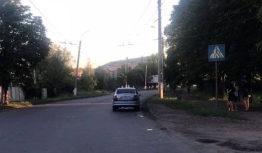 В Славянске 18-летний водитель сбил 10-летнего мальчика на пешеходном переходе