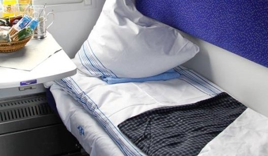 Матрасы, одеяла и подушки: в "Укрзализныци" показали новое постельное бельё в поездах
