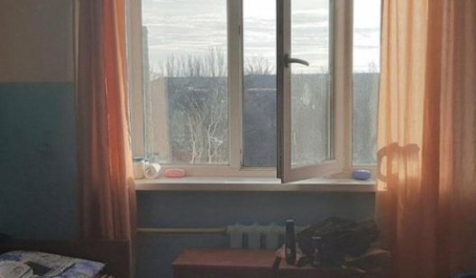 Второй за день: в Донецкой области студент разбился насмерть, выпав из окна