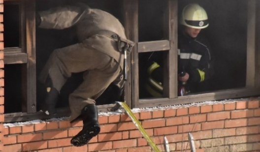 В центре Славянска произошел пожар в многоэтажке