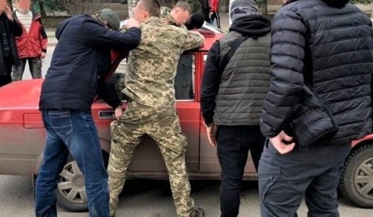 В Донецкой области задержан военнослужащий, который решил обогатиться вымогательством $3 тысяч
