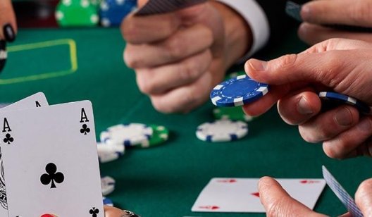 Как правильно играть в онлайн покер: советы новичкам