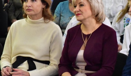 Каковы итоги сегодняшнего визита супруги президента в Славянск