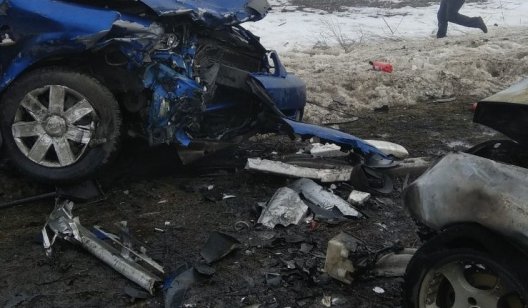 Ужасное ДТП в Донецкой области: 5 человек погибли, еще 3 пострадали