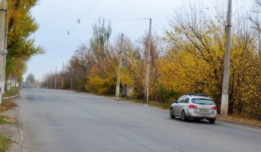 В Славянске просят отремонтировать важную автодорогу