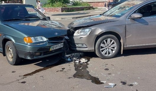 Авария в центре Славянска: фото с места событий
