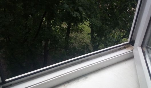 В Краматорске двухлетний мальчик выпал из окна на четвертом этаже