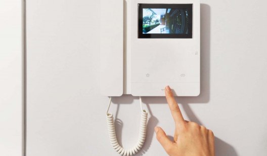 Домофоны для контроля доступа в жилых и коммерческих объектах