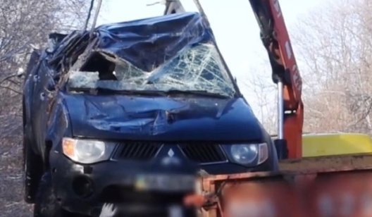 Под Славянском внедорожник вылетел в кювет - ВИДЕО