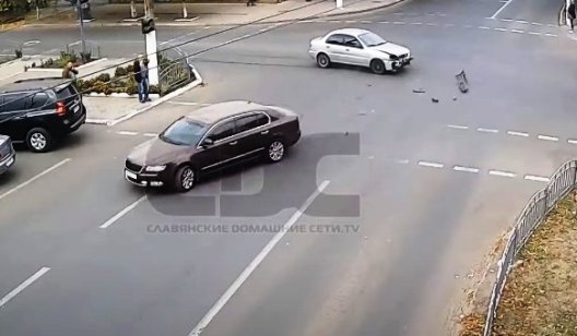 ДТП в центре Славянска: видео с камер наблюдения
