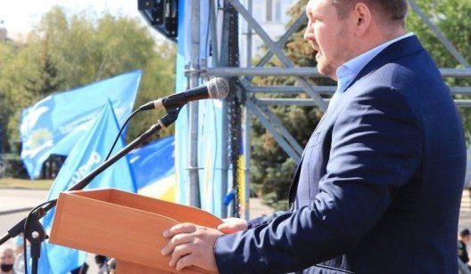 Тысячи жителей Донбасса инициируют роспуск парламента и отставку правительства
