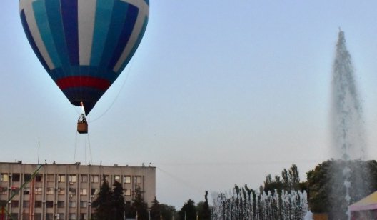 Над Славянском поднялся воздушный шар: сколько стоит удовольствие - ПОДРОБНОСТИ