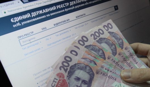 Больше половины работающих украинцев не платят налоги