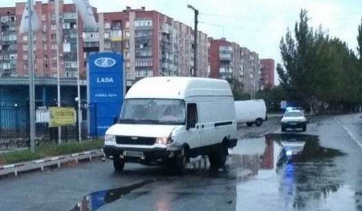 ДТП в Славянске: микроавтобус столкнулся с велосипедистом