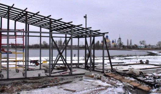 Как идет реконструкция пляжа на озере Вейсовом в Славянске