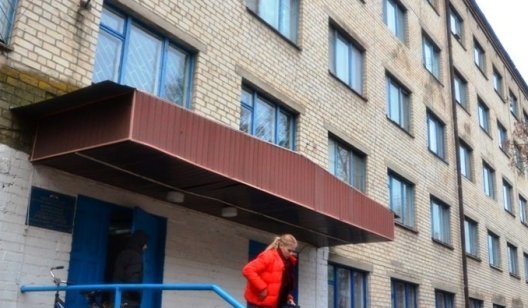 В Славянске студентка ДГПУ выпала из окна общежития на третьем этаже
