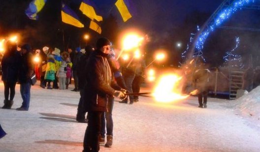 Годовщина взрыва в Славянске: а сегодня - опять шествие с факелами