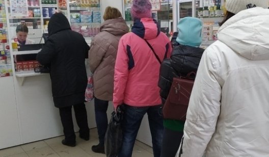 Где и почем сегодня в Славянске можно купить маски и антисептики