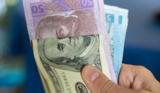 Доллар и евро в Украине подорожали после резкого падения