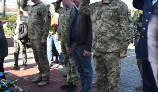 Где мэр Славянска проводит День защитника Украины