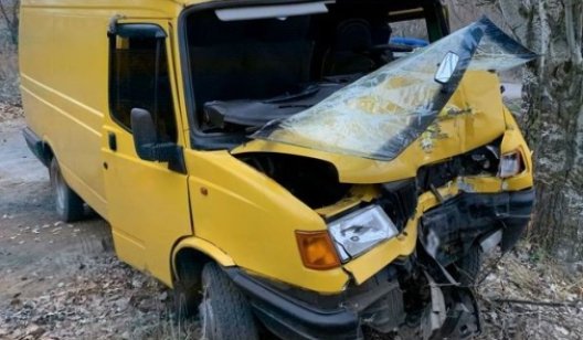 Неподалеку от Славянска в аварии пострадало два человека