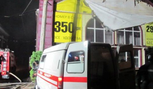 Появилось видео с пожара в отеле Одессы, где погибли восемь человек