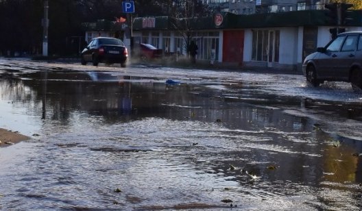 Сегодня утром на дорогах в Славянске образовался каток