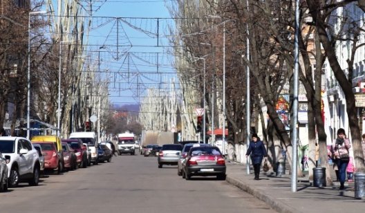Парковка в Славянске: почему возникает проблема в центре города