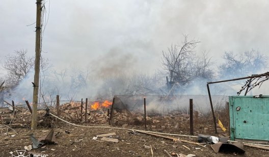 У Слов’янську після прильоту на Словкурорті почалася пожежа