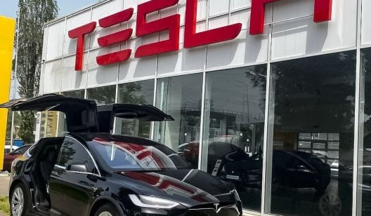 Пройти тест-драйв электромобиля Тесла в Киеве