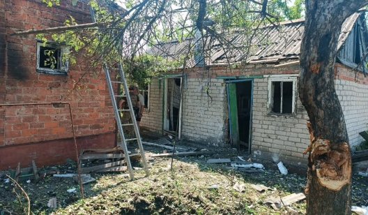 Слов'янськ цілий день перебуває під обстрілом: зведення