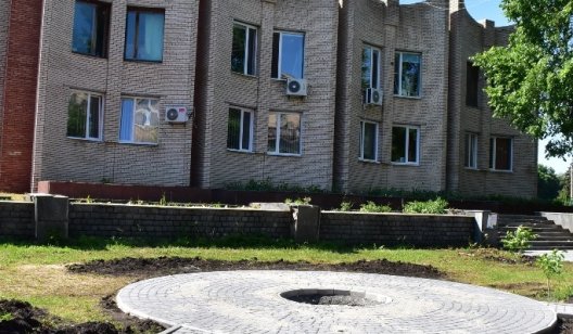 В центре Славянска готовят новую зону отдыха