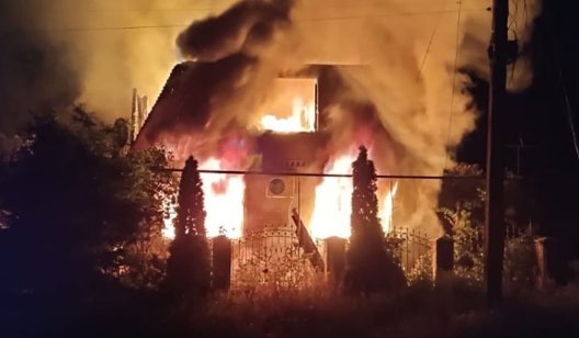 У Святогірську в результаті обстрілу пошкоджено базу відпочинку У Святогірську в результаті обстрілу пошкоджено базу відпочинку