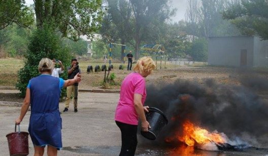 Ой, а кто это сделал? В Славянске разбираются с теми, кто поджег покрышки