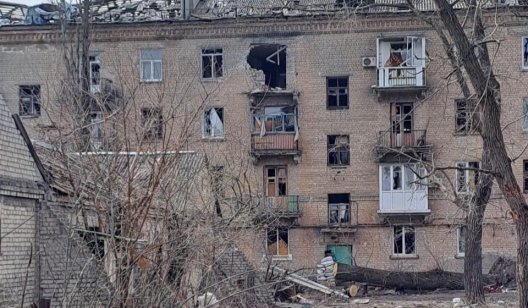 Росіяни пошкодили житлову багатоповерхівку у Донецькій області