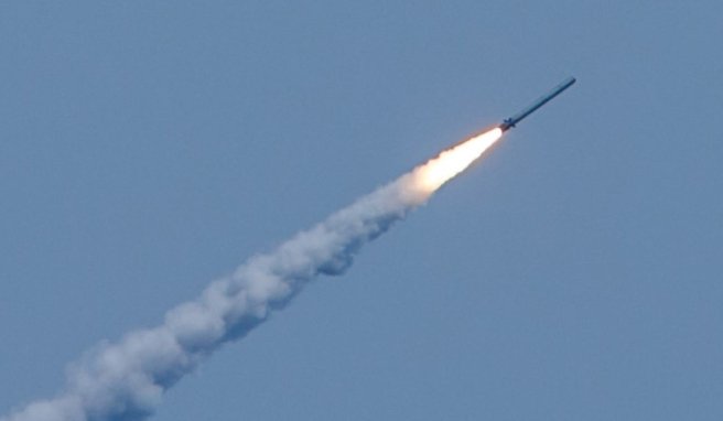 Росіяни перевиконують план з виробництва ракет і навряд чи робитимуть паузу в обстрілах — Скібіцький