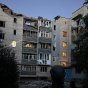 У Слов'янську внаслідок обстрілу пошкоджено житловий багатоповерховий будинок